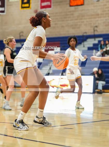 Thumbnail 3 in Summit vs Sierra (Dakota Ridge High School) photogallery.