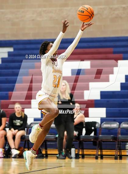 Thumbnail 1 in Summit vs Sierra (Dakota Ridge High School) photogallery.