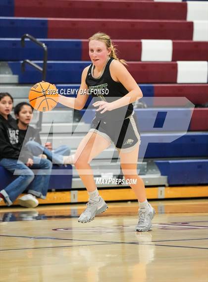 Thumbnail 2 in Summit vs Sierra (Dakota Ridge High School) photogallery.