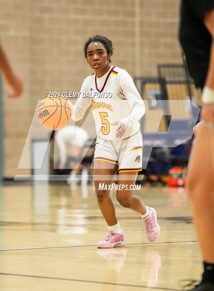 Thumbnail 3 in Summit vs Sierra (Dakota Ridge High School) photogallery.