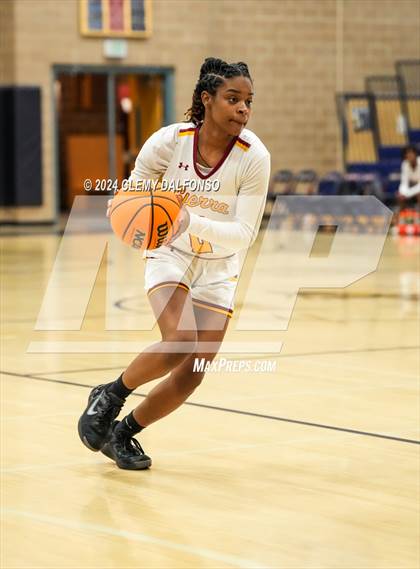 Thumbnail 2 in Summit vs Sierra (Dakota Ridge High School) photogallery.