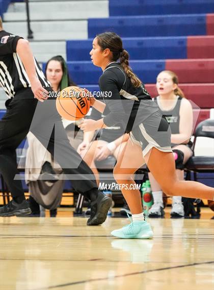 Thumbnail 3 in Summit vs Sierra (Dakota Ridge High School) photogallery.