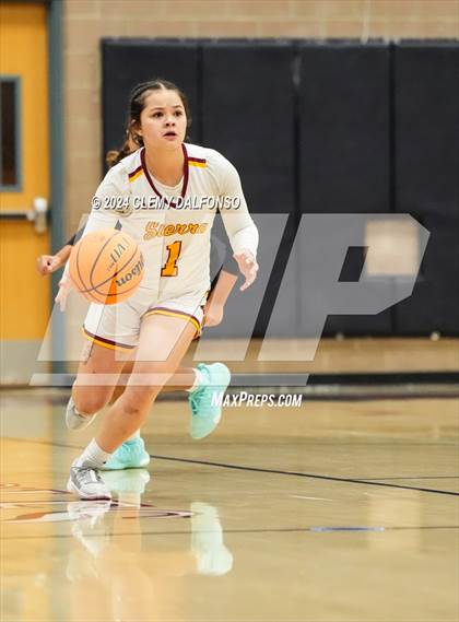 Thumbnail 3 in Summit vs Sierra (Dakota Ridge High School) photogallery.