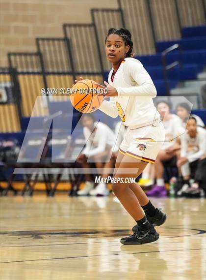 Thumbnail 2 in Summit vs Sierra (Dakota Ridge High School) photogallery.