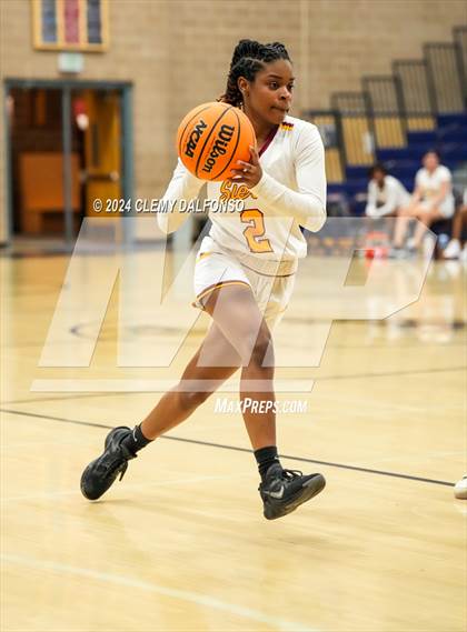 Thumbnail 3 in Summit vs Sierra (Dakota Ridge High School) photogallery.