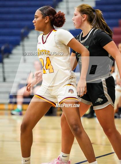 Thumbnail 3 in Summit vs Sierra (Dakota Ridge High School) photogallery.