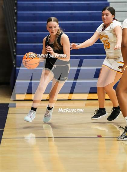 Thumbnail 3 in Summit vs Sierra (Dakota Ridge High School) photogallery.
