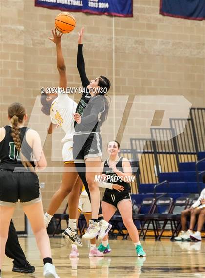 Thumbnail 2 in Summit vs Sierra (Dakota Ridge High School) photogallery.