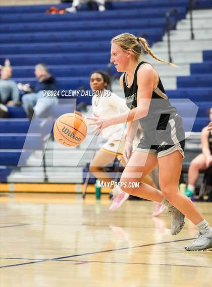 Thumbnail 3 in Summit vs Sierra (Dakota Ridge High School) photogallery.