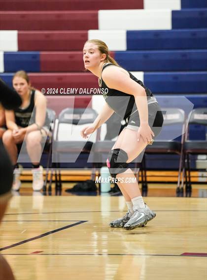 Thumbnail 3 in Summit vs Sierra (Dakota Ridge High School) photogallery.