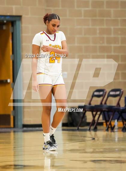 Thumbnail 1 in Summit vs Sierra (Dakota Ridge High School) photogallery.