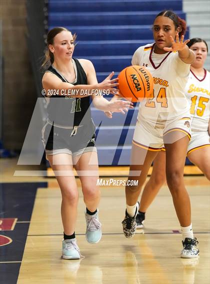 Thumbnail 1 in Summit vs Sierra (Dakota Ridge High School) photogallery.