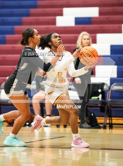 Thumbnail 1 in Summit vs Sierra (Dakota Ridge High School) photogallery.