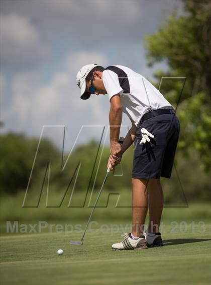 Thumbnail 2 in Brownsville Invitational photogallery.
