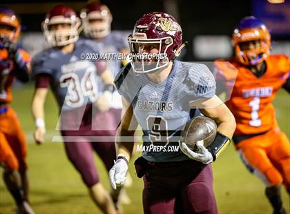 Thumbnail 2 in Vernon vs. Baker (FHSAA 1A Regional Semifinal) photogallery.