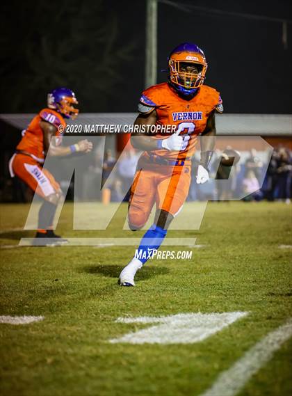Thumbnail 2 in Vernon vs. Baker (FHSAA 1A Regional Semifinal) photogallery.