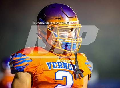 Thumbnail 3 in Vernon vs. Baker (FHSAA 1A Regional Semifinal) photogallery.