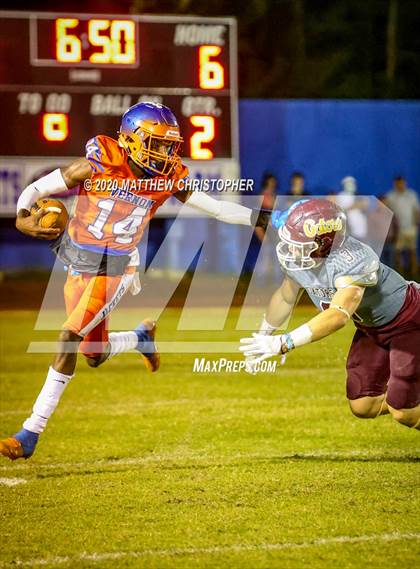 Thumbnail 2 in Vernon vs. Baker (FHSAA 1A Regional Semifinal) photogallery.