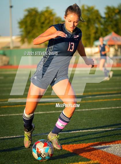 Thumbnail 3 in Pinnacle vs. Red Mountain (Coyote Classic Soccer Tournament) photogallery.