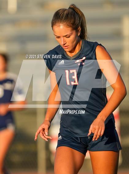 Thumbnail 3 in Pinnacle vs. Red Mountain (Coyote Classic Soccer Tournament) photogallery.