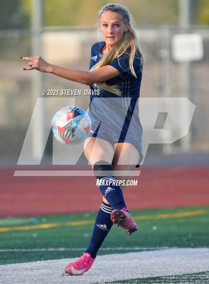 Thumbnail 1 in Pinnacle vs. Red Mountain (Coyote Classic Soccer Tournament) photogallery.