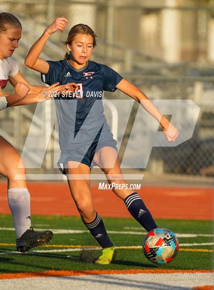 Thumbnail 1 in Pinnacle vs. Red Mountain (Coyote Classic Soccer Tournament) photogallery.