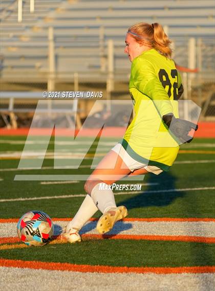 Thumbnail 2 in Pinnacle vs. Red Mountain (Coyote Classic Soccer Tournament) photogallery.