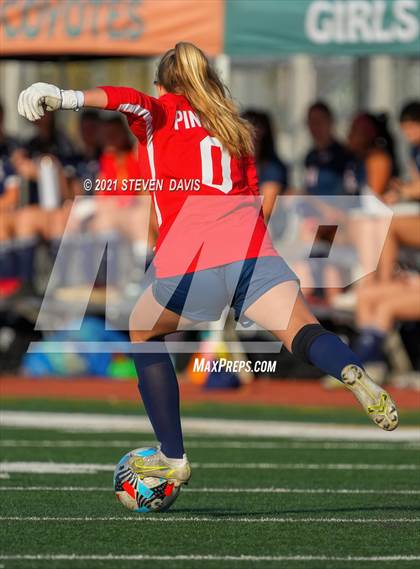 Thumbnail 1 in Pinnacle vs. Red Mountain (Coyote Classic Soccer Tournament) photogallery.