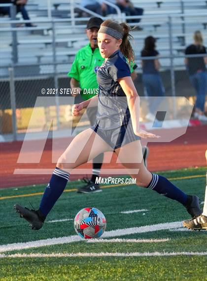 Thumbnail 2 in Pinnacle vs. Red Mountain (Coyote Classic Soccer Tournament) photogallery.