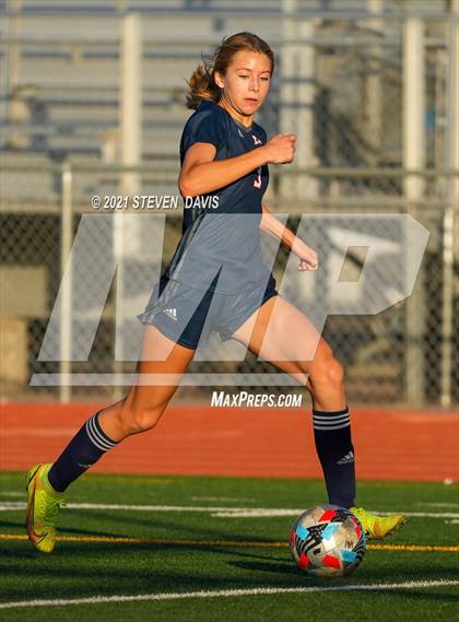 Thumbnail 3 in Pinnacle vs. Red Mountain (Coyote Classic Soccer Tournament) photogallery.