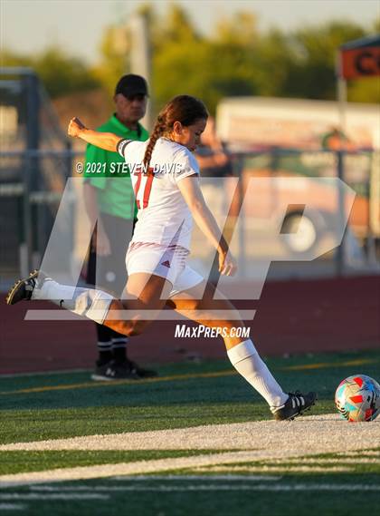 Thumbnail 2 in Pinnacle vs. Red Mountain (Coyote Classic Soccer Tournament) photogallery.
