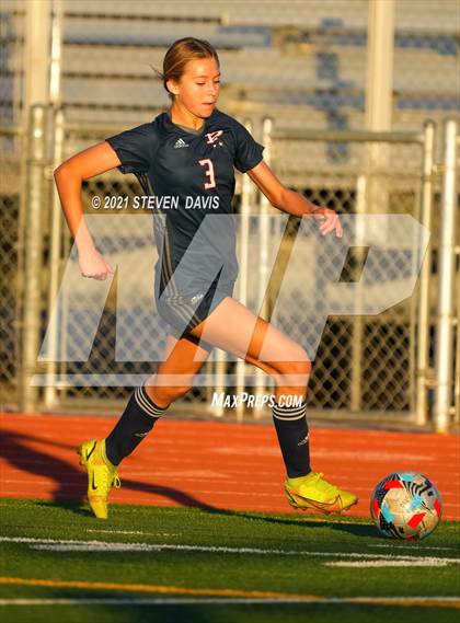 Thumbnail 2 in Pinnacle vs. Red Mountain (Coyote Classic Soccer Tournament) photogallery.