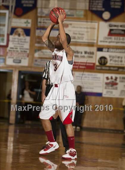 Thumbnail 3 in Morningside vs. Burbank (Holiday Hoops Classic) photogallery.
