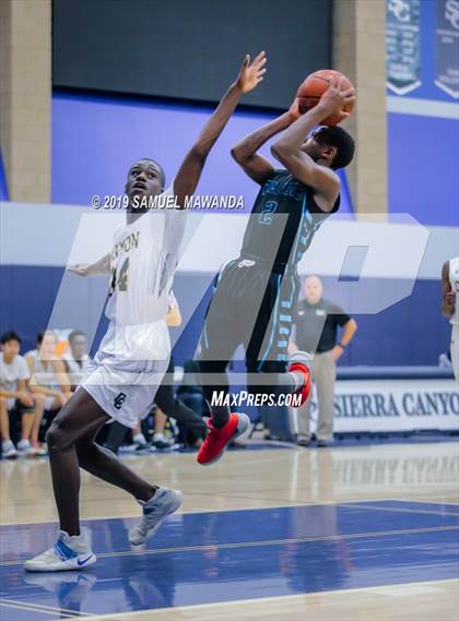 Thumbnail 2 in Renaissance Academy vs. Canyon photogallery.