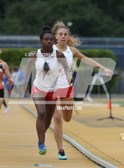 Thumbnail 2 in CIF NCS Masters Track and Field (4x400 Meter Relay) photogallery.