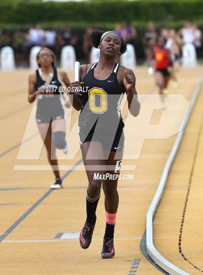 Thumbnail 3 in CIF NCS Masters Track and Field (4x400 Meter Relay) photogallery.