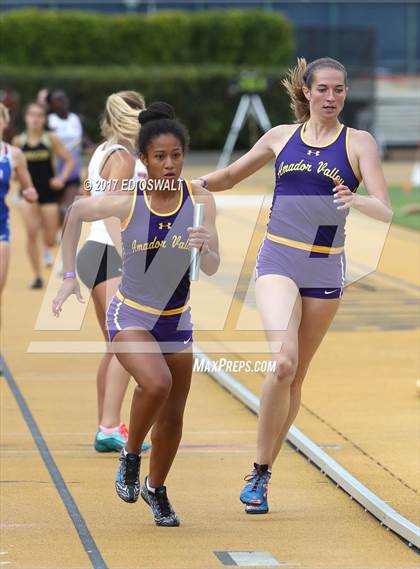 Thumbnail 2 in CIF NCS Masters Track and Field (4x400 Meter Relay) photogallery.