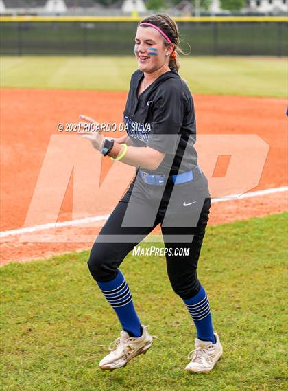 Thumbnail 3 in Deer Park vs Clear Springs (UIL 6A Regional Final) photogallery.