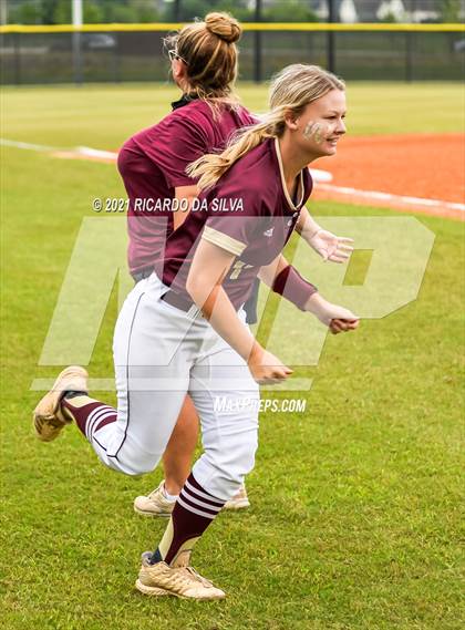 Thumbnail 2 in Deer Park vs Clear Springs (UIL 6A Regional Final) photogallery.