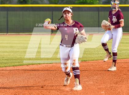 Thumbnail 3 in Deer Park vs Clear Springs (UIL 6A Regional Final) photogallery.