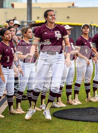 Thumbnail 3 in Deer Park vs Clear Springs (UIL 6A Regional Final) photogallery.