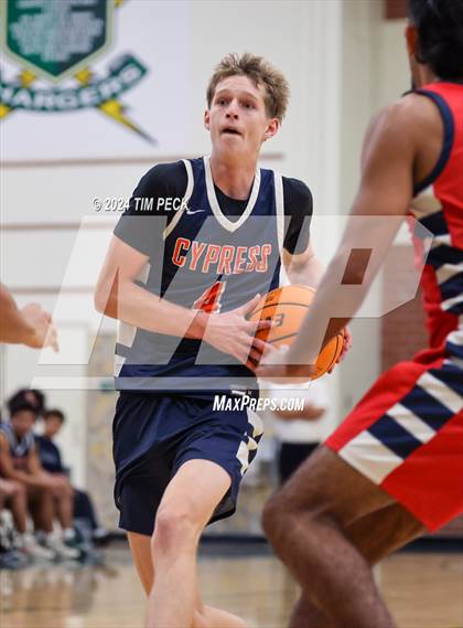 Thumbnail 2 in Cypress vs. Tournament Opponent photogallery.