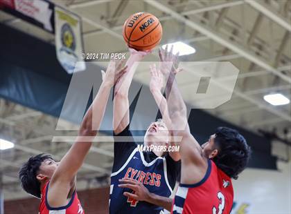 Thumbnail 2 in Cypress vs. Tournament Opponent photogallery.