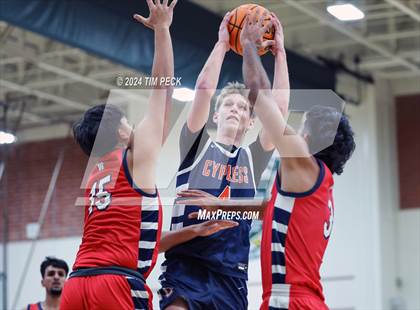 Thumbnail 2 in Cypress vs. Tournament Opponent photogallery.