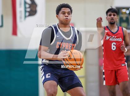 Thumbnail 2 in Cypress vs. Tournament Opponent photogallery.