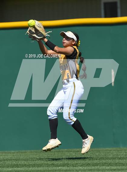 Thumbnail 1 in Johnson vs Brennan (UIL 6A Bi District) photogallery.
