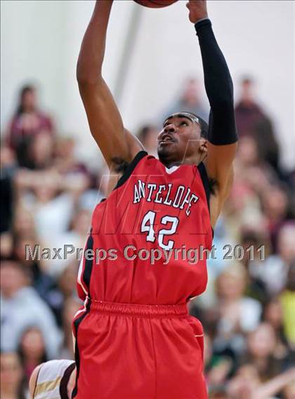 Thumbnail 2 in Antelope @ Whitney photogallery.
