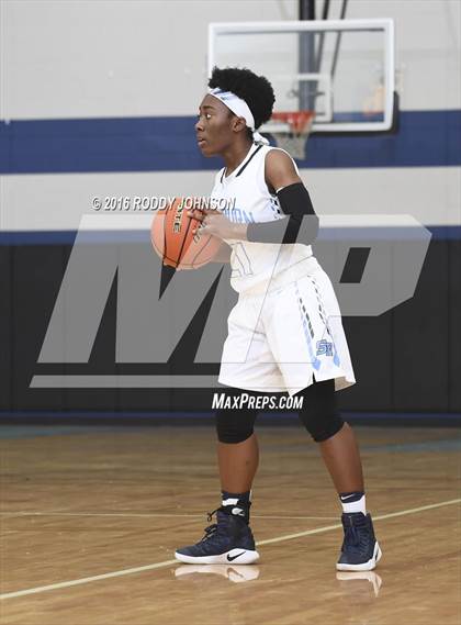 Thumbnail 2 in St. Pius X @ Sam Rayburn (McDonald's Texas Invitational) photogallery.