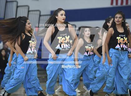 Thumbnail 1 in St. Pius X @ Sam Rayburn (McDonald's Texas Invitational) photogallery.