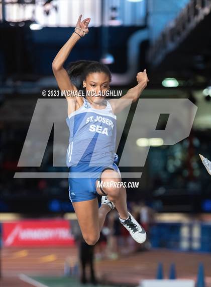 Thumbnail 3 in CHSAA Intersectional Relay Carnival photogallery.